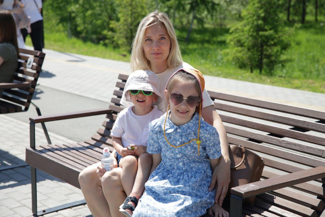 Фото «Тысячи детских улыбок» На Михайловской Набережной и в парке «Арена» в Новосибирске стартовал День защиты детей – ОНЛАЙН репортаж 52